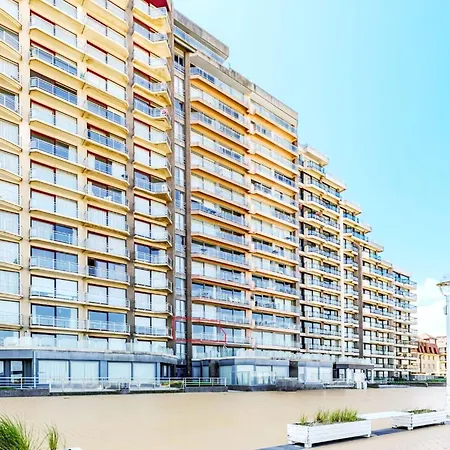 Coastal Comfort With Parking, Cleaning Included Nieuwpoort