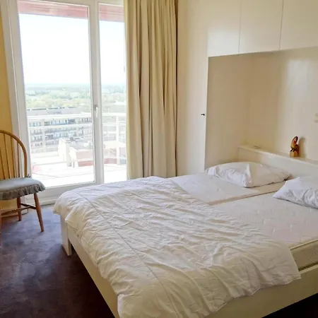 Coastal Comfort With Parking, Cleaning Included