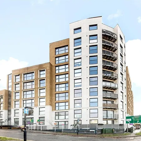 Coastal Comfort With Parking, Cleaning Included Apartment *