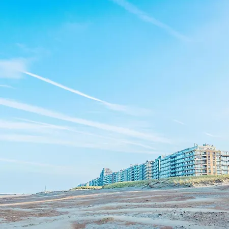 Coastal Comfort With Parking, Cleaning Included Lägenhet Nieuwpoort
