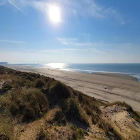 Coastal Comfort With Parking, Cleaning Included * Nieuwpoort